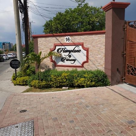 Metcalfe Luxury One Bedroom Suite Кингстън Екстериор снимка