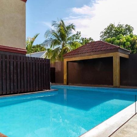 Metcalfe Luxury One Bedroom Suite Кингстън Екстериор снимка